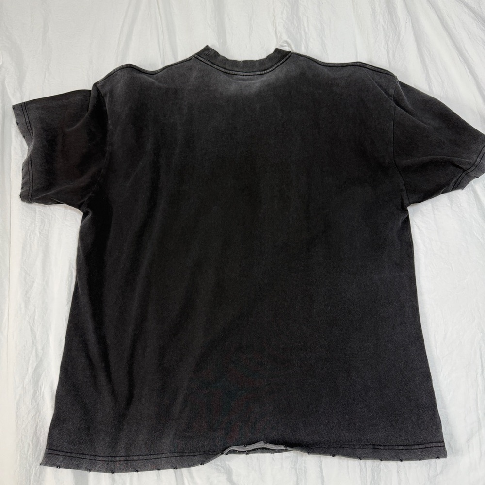 GUAPI graphic tee - Picture 2 of 2